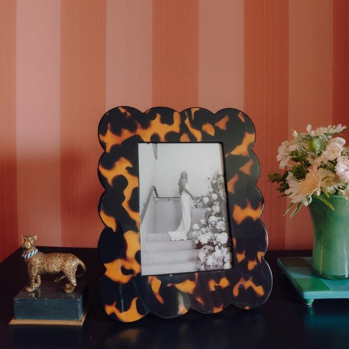 Scalloped Tortoise Frame