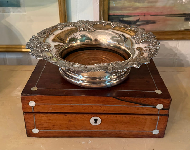 Large wine caddy with grape design