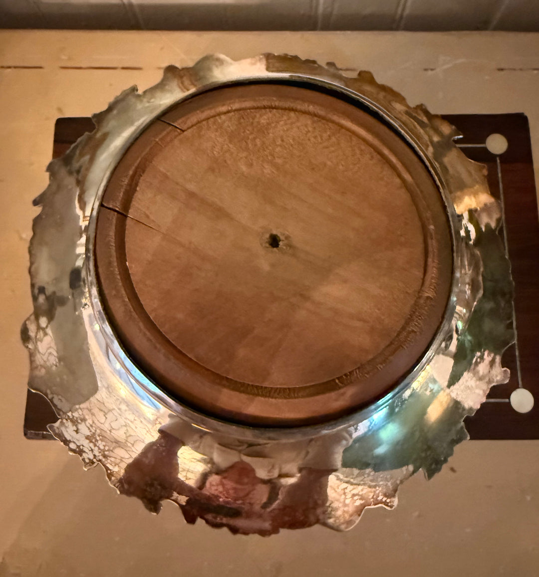 Large wine caddy with grape design