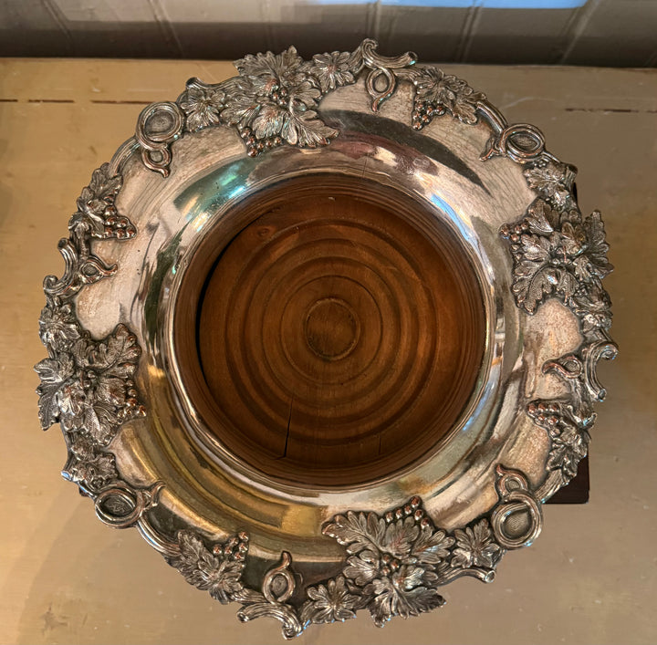 Large wine caddy with grape design