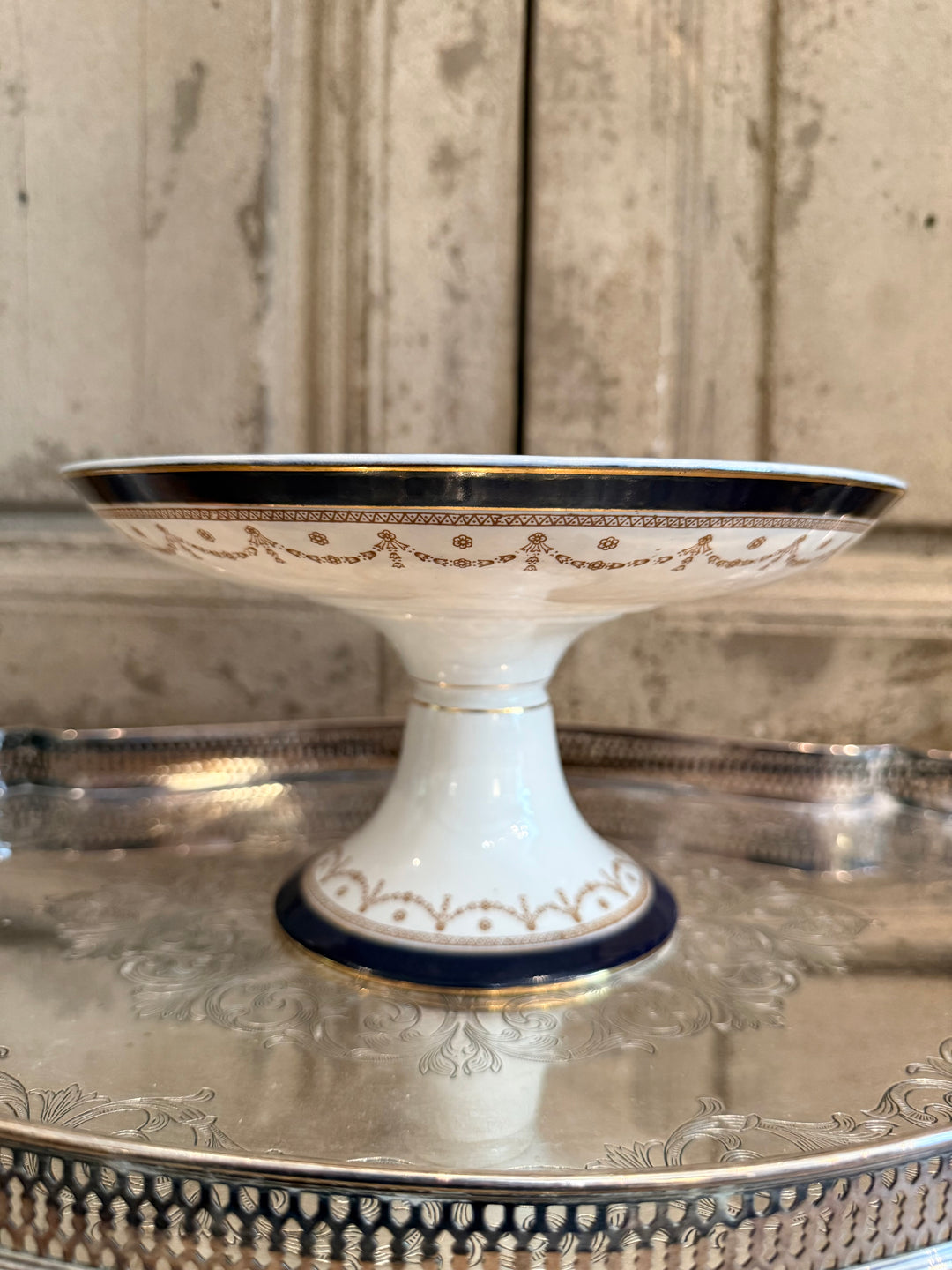 Porcelain Pedestal Cake Dish