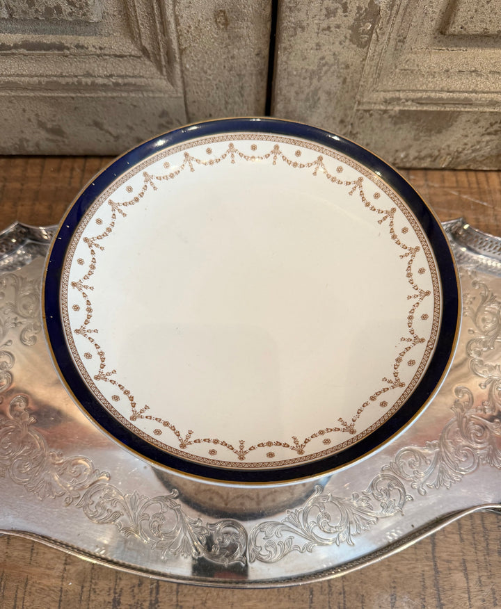 Porcelain Pedestal Cake Dish
