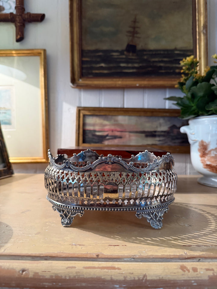 Petite Gallery Footed Catchall