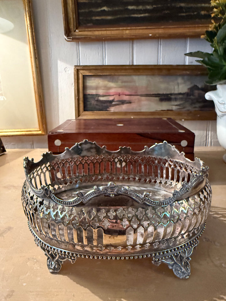 Petite Gallery Footed Catchall