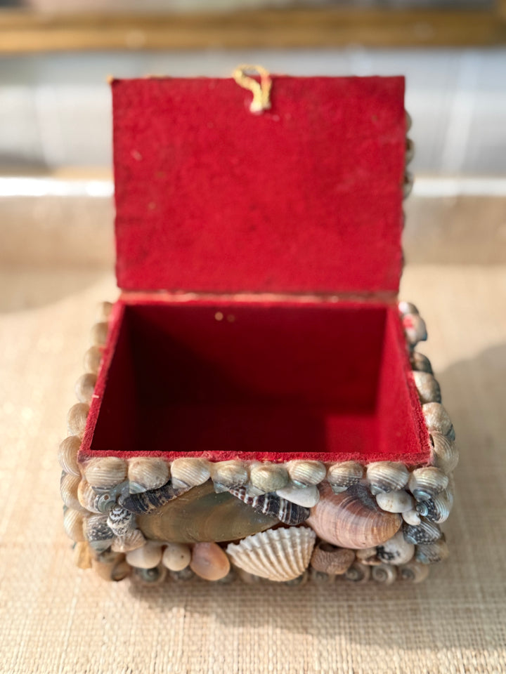 Mini Vintage Shell Box