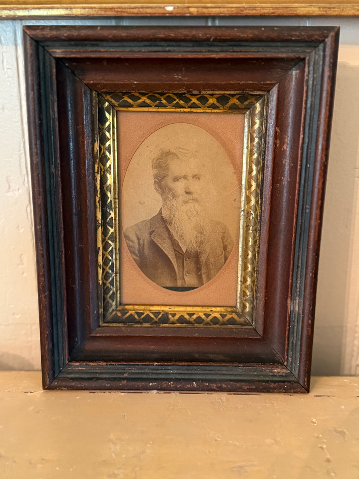 Victorian Instant Ancestor Frame w/portrait
