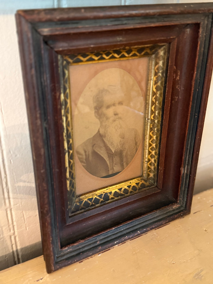 Victorian Instant Ancestor Frame w/portrait